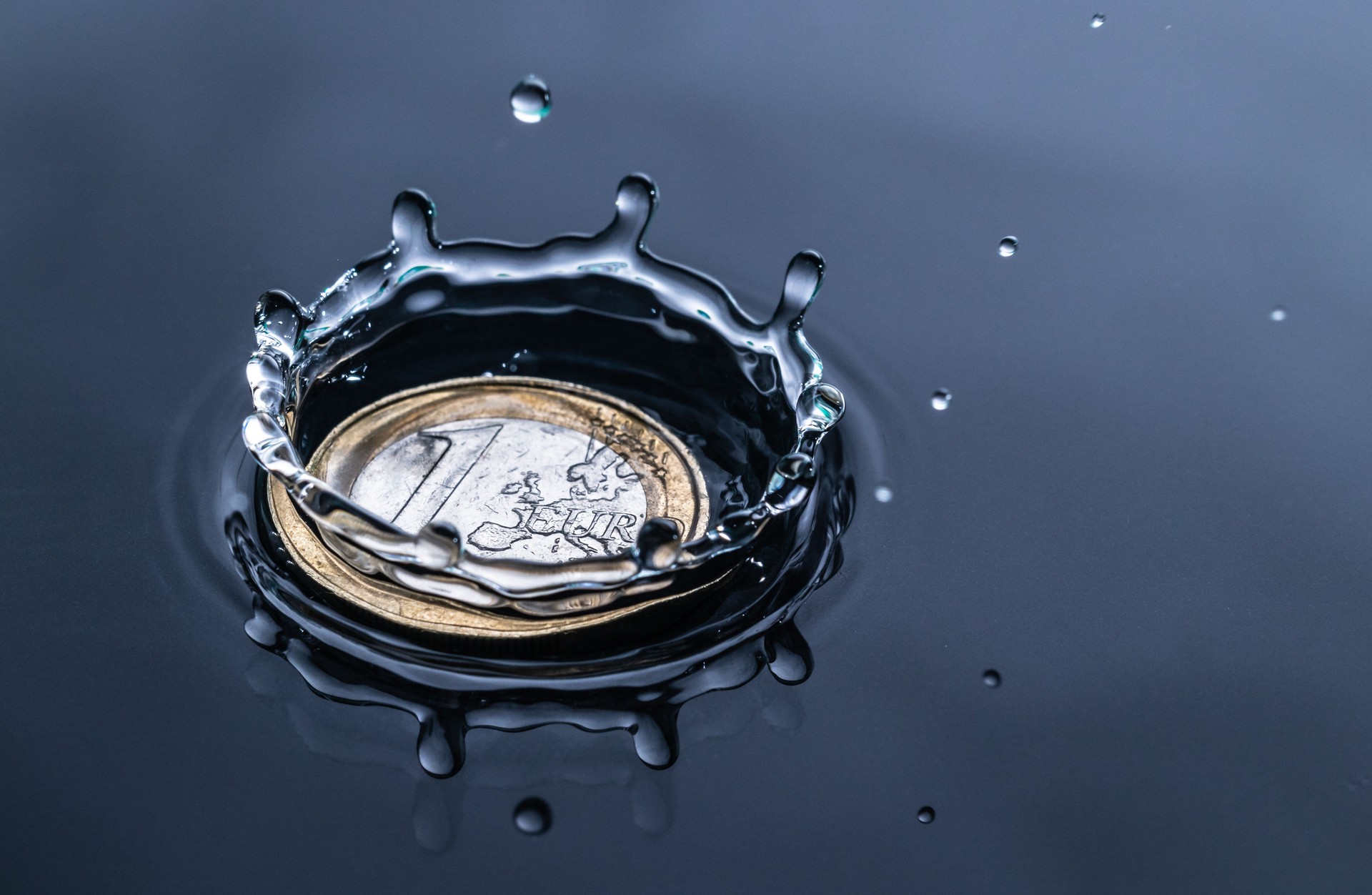 water drop impact on a coin